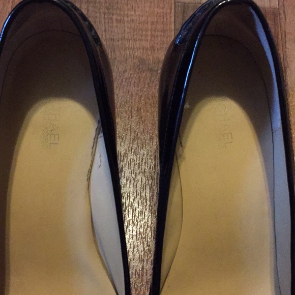 Michael Kors heeled shoes size 8M - Picture 3 of 8